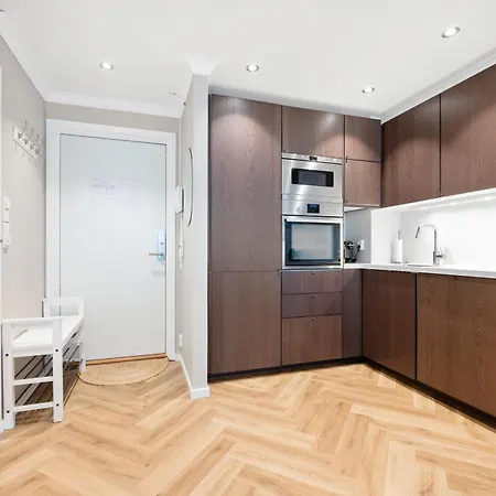 Modern In Centre Апартаменты